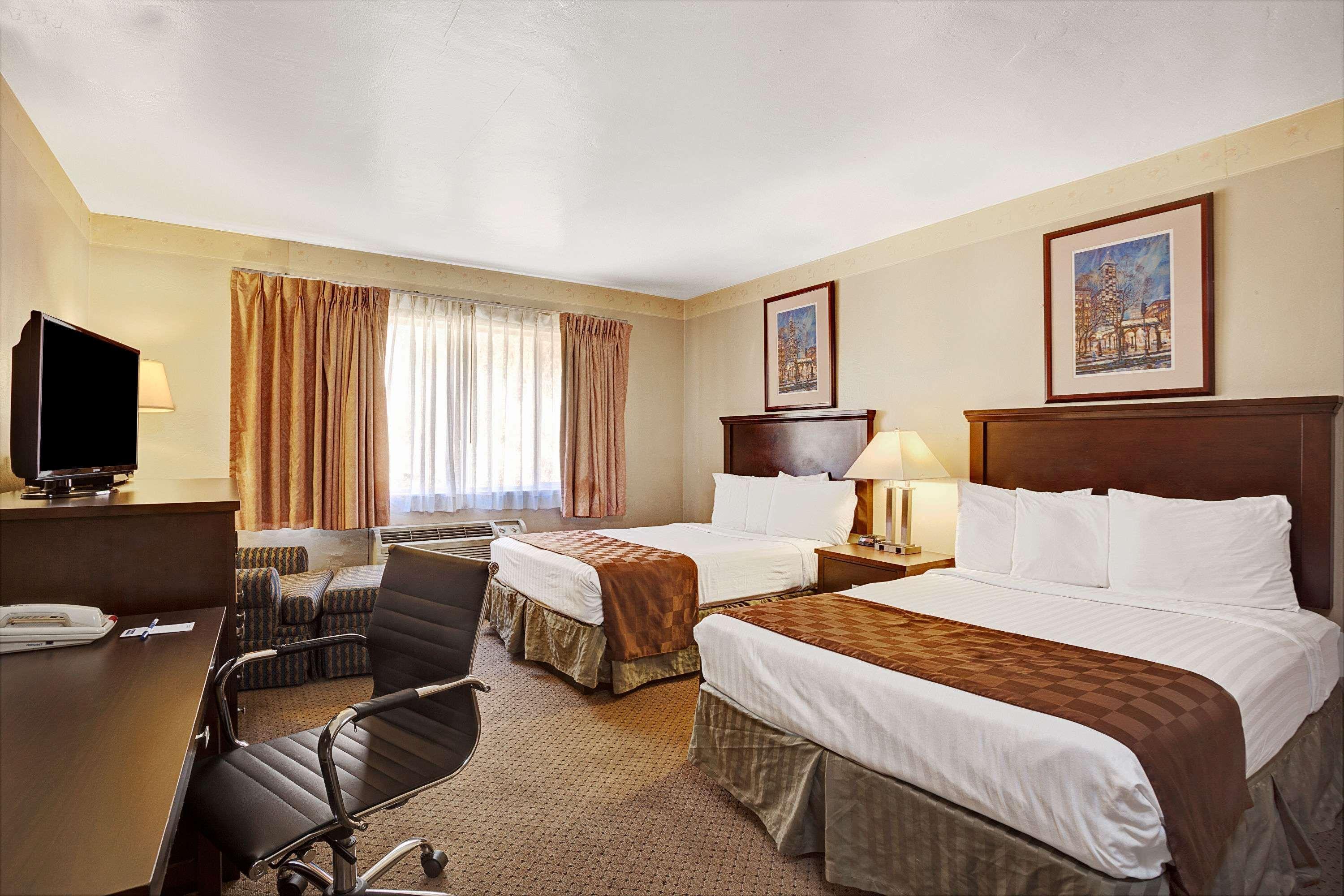 Travelodge By Wyndham Everett City Center Exterior photo